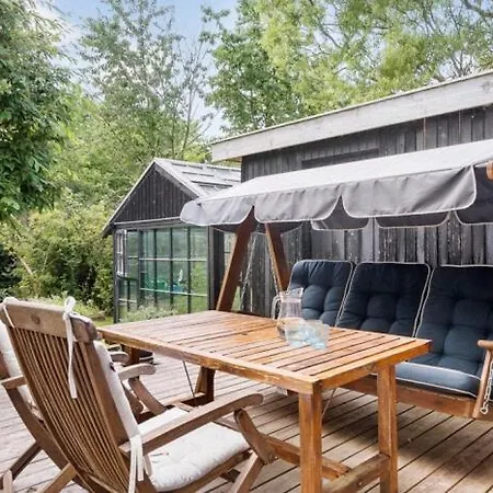 Summer House With Enclosed Garden In Tisvildeleje * Tisvilde